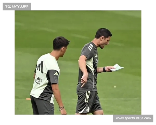 记者:皇马更衣室对阿隆索态度各异,支持他的球员不敢发声